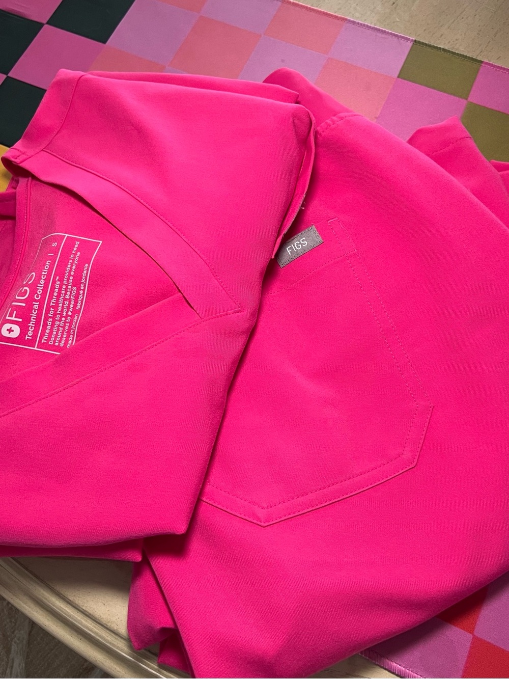 Figs shocking pink set